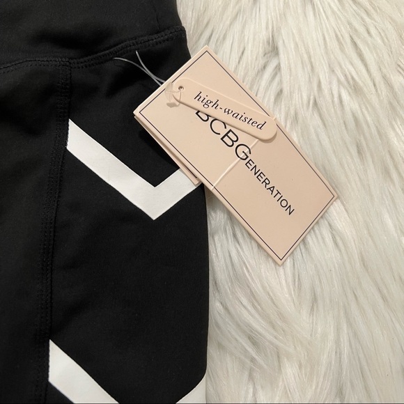 BCBGeneration High-Waisted Bike Shorts Black White - Picture 7 of 9